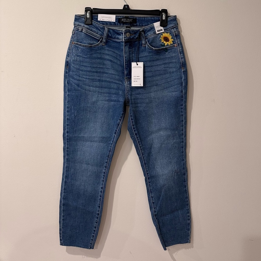 Judy blue sunflower embroidered high waisted medium wash denim jeans size 29